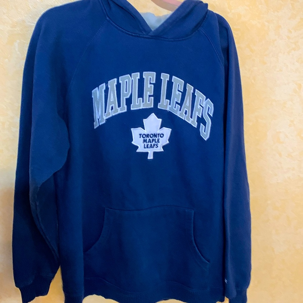SOLD - Reebok Extra Large Mapleleafs Hoodie